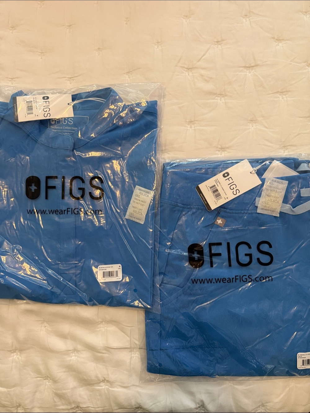 FIGS Medical Scrub Set in Capri Blue - NWT, women’s Medium